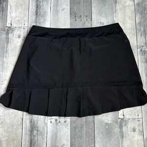 Womens Nike skort  size large black golf tennis pickle ball pleated bottom back